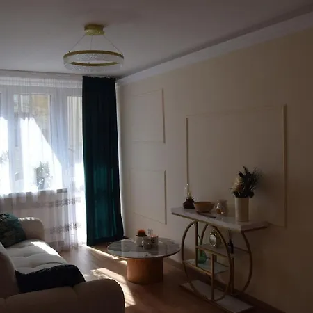 Right By The Market Square Apartman