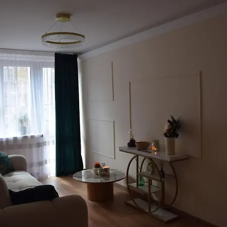 Right By The Market Square Apartman *